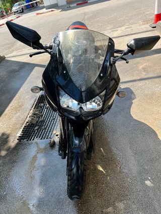 Kawasaki Ninja 250R - Moto