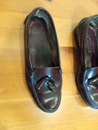 Zapatos Castellanos 38 mujer Burdeos con Borla