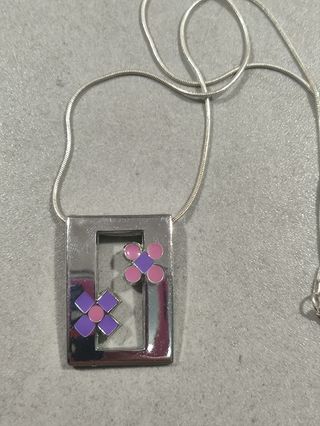 Colgante de plata y esmalte