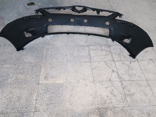 Paragolpes delantero Toyota Auris 2012.