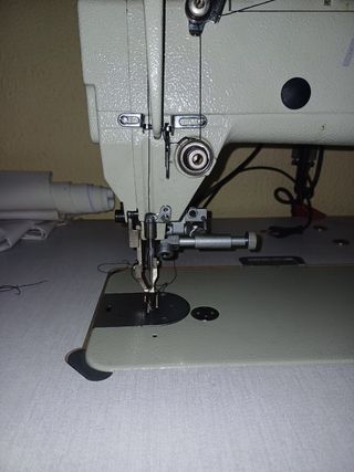 Maquina de coser industrial