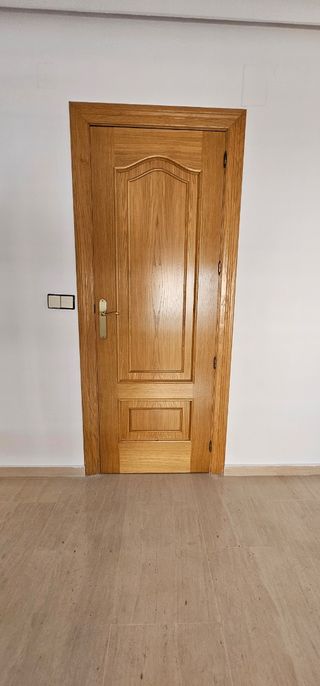 Puerta roble