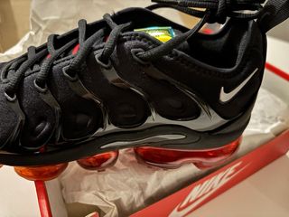 Nike Air VaporMax Plus - Negras Rojas de segunda mano por 190 EUR en Gavà  en WALLAPOP