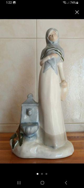 Figura de porcelana Tito. Años 70.