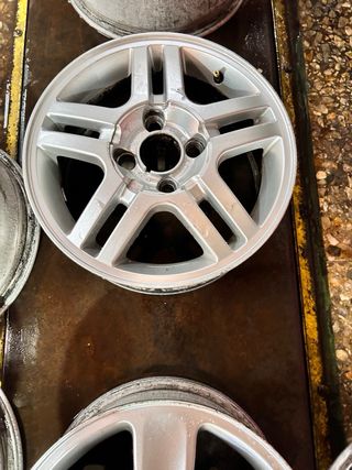Llantas ford focus 15"