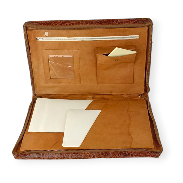 Porta documentos o portafolio de piel de cocodrilo