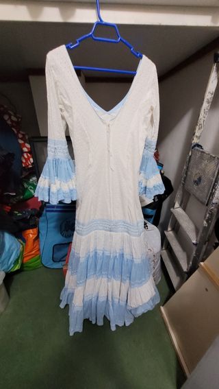 Traje gitana blanco y azul