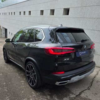 BMW X5 45e*TECHO*LLANTA22"*NEUMATICA*LED*