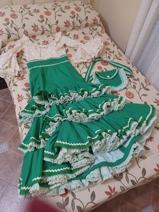Traje flamenca dos piezas beige y verde 
