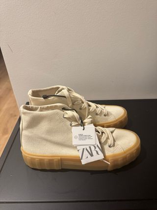Botines canvas crudos zara