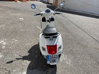 Vespa 300 ie Solo 12.000kms año 2009
