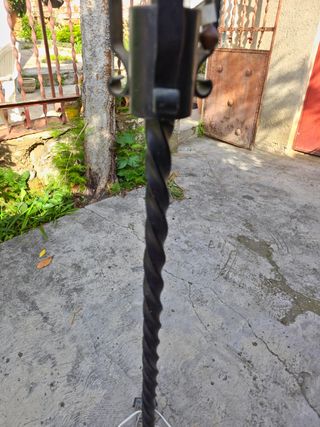 Lampara pie forja negra