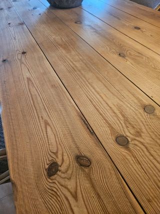 Mesa rústica de madera maciza
