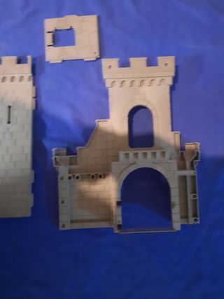 Piezas castillo playmobil.