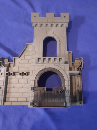 Piezas castillo playmobil.