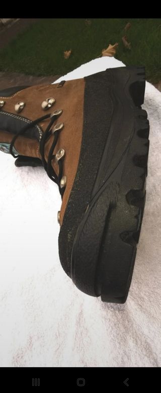 AKU - Made in Italy Trekking Shoes- 46