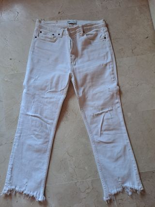 Vaqueros Zara blancos cropped