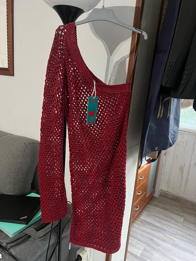 Vestido calado burdeos