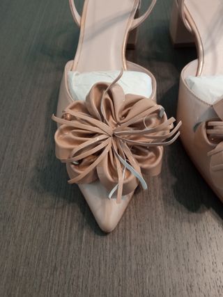 Zapatos señora de charol marca Lodi