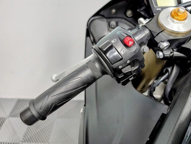 YAMAHA YZF R6 - 2006 - 37.180KM