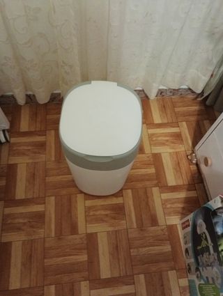 Papelera para tirar pañales