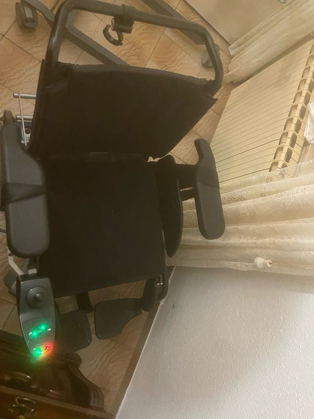 Silla de ruedas electrica a motor