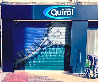 GRAFFITI PINTOR escaparate cierre fachada hogar