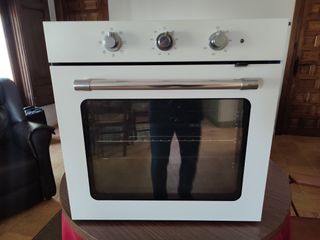 Horno eléctrico blanco