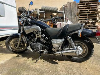 MOTO Yamaha VMax 1200 (1992) – Buen estado