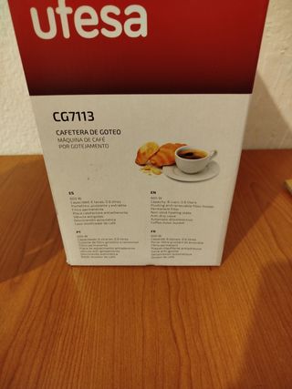 Pequeña cafetera nueva. Ideal camping