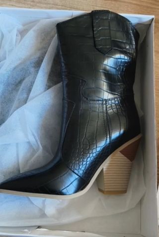 botines de cuero con tacón alto