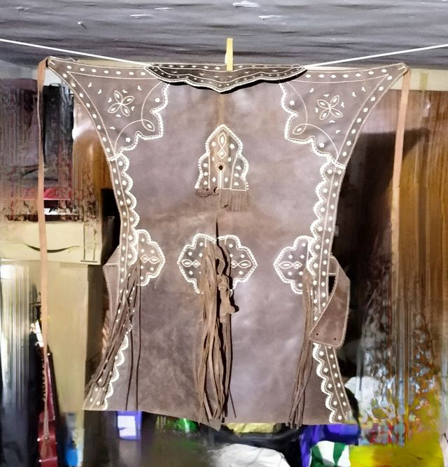 Zahon de cuero para niño 63cm de ancho y 65cmlargo