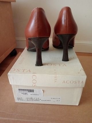 Zapato tacón piel marrón Acosta