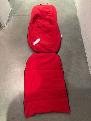 Saco Bugaboo invierno rojo