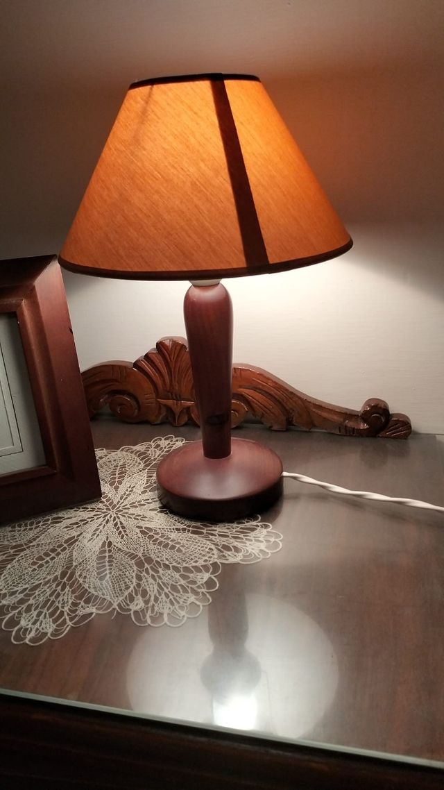 Lampara de madera - Lamparita de mesita