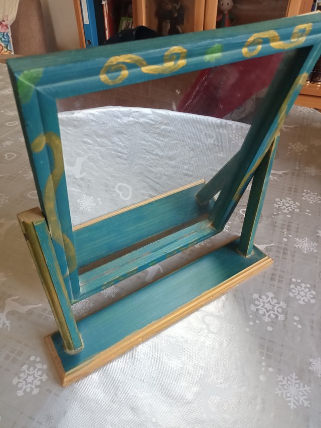 Espejo vintage dorado y verde agua