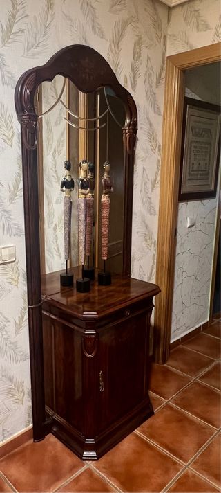 Mueble recibidor clásico