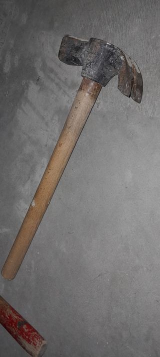Martillo encofrador antiguo Bellota