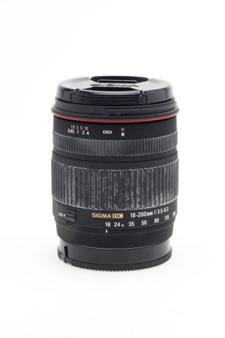 Sigma Zoom 18-200 3.5-6.3 DC