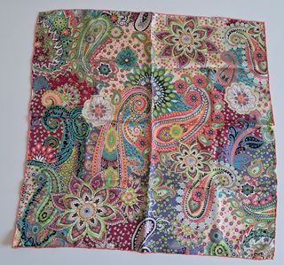 Foulard da collo di qualitá in seta
