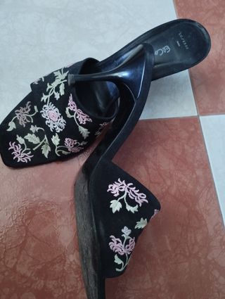 Sandalias El Corte Inglés - negras y rosas