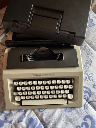 Maquina de escribir Olivetti