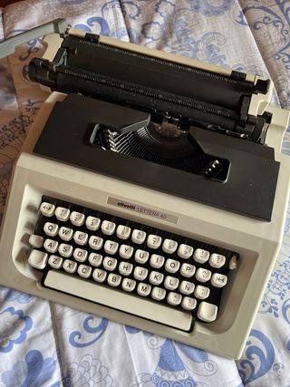 Maquina de escribir Olivetti
