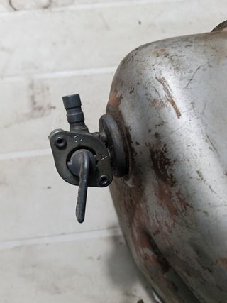 Depósito Vespa L GL - Moto clásica