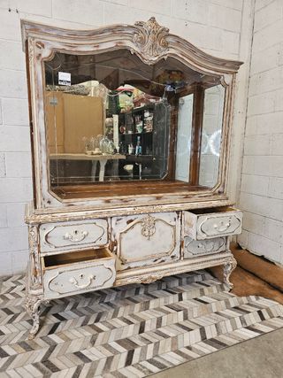 Vitrina restaurada decape