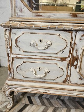 Vitrina restaurada decape