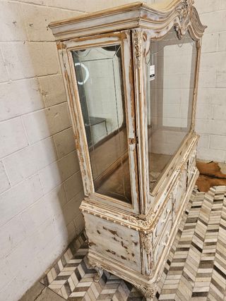 Vitrina restaurada decape