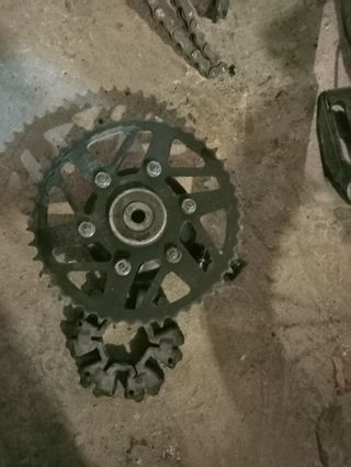 KTM 125 DUKE Año 2018 - APRILIA RS 125 Año 2024