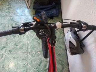 Bicicleta de montaña en buen estado + casco y cand