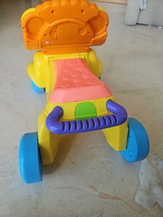 León andador fisher price
